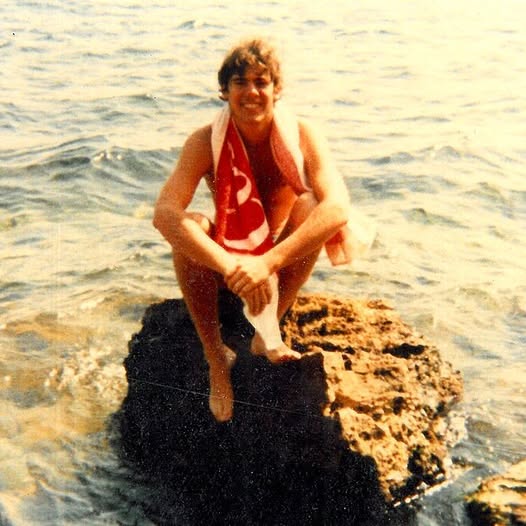 Foster on rock in Sanary-sur-mer